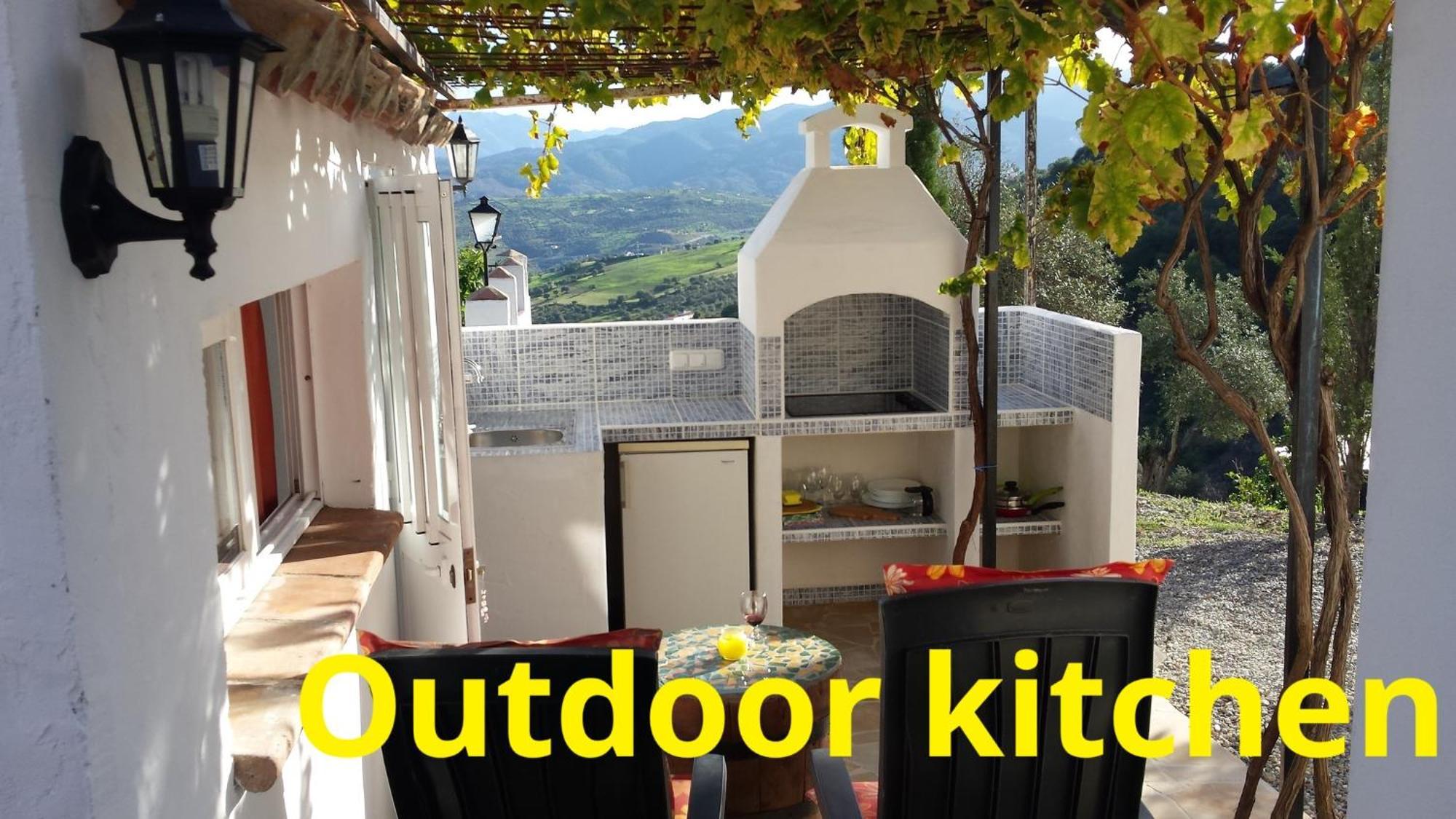 Tiny House 12M2 In Holiday Park With 55 M2 Pool Tolox Bagian luar foto
