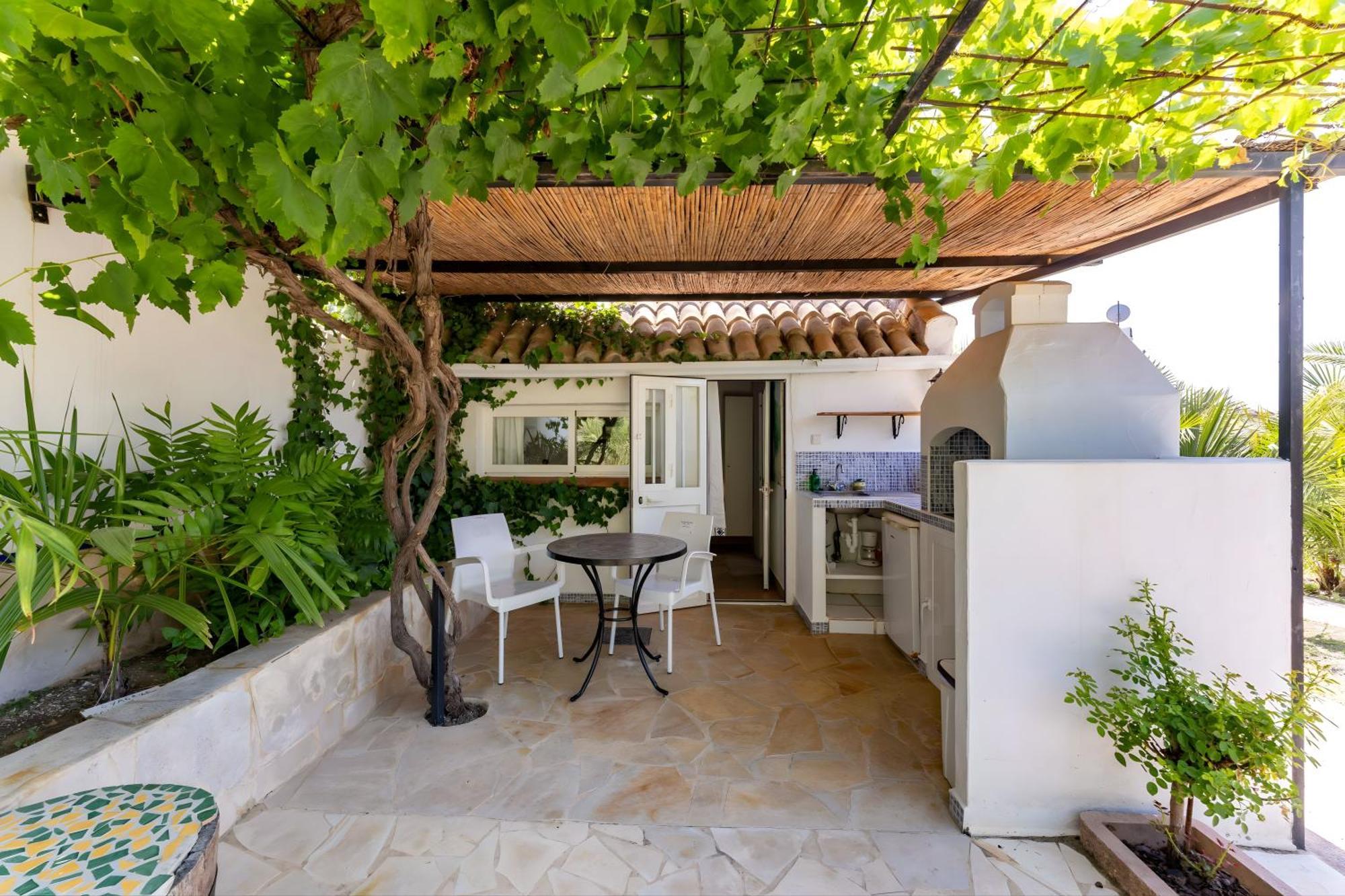 Tiny House 12M2 In Holiday Park With 55 M2 Pool Tolox Bagian luar foto